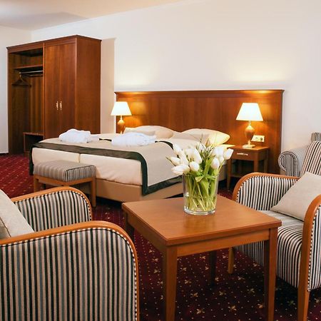 Hotel Hanseatischer Hof Любек Экстерьер фото